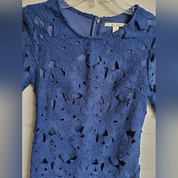 miami by Francesca's Navy Blue Floral Lace Overlay Above-the-knee Sheath Dress - Picture 11 of 16